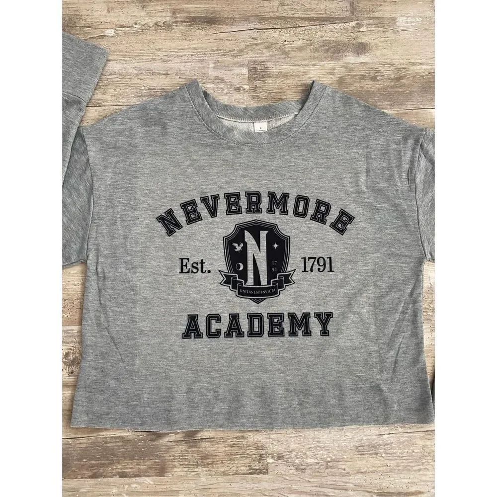 NEVERMORE ACADEMY Wednesday Sweatshirt Lightweight Cropped Womens Size Large